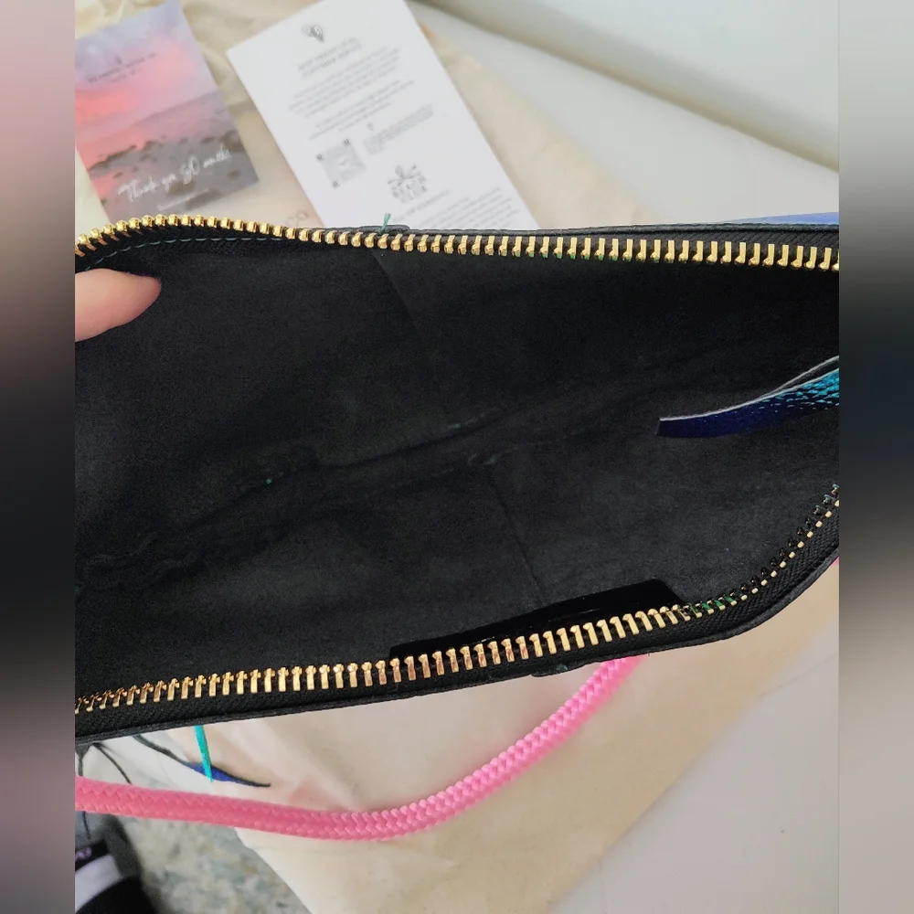 ~~Wildwood💙OysterCo. Sling Bag~~ - Picture 7 of 8